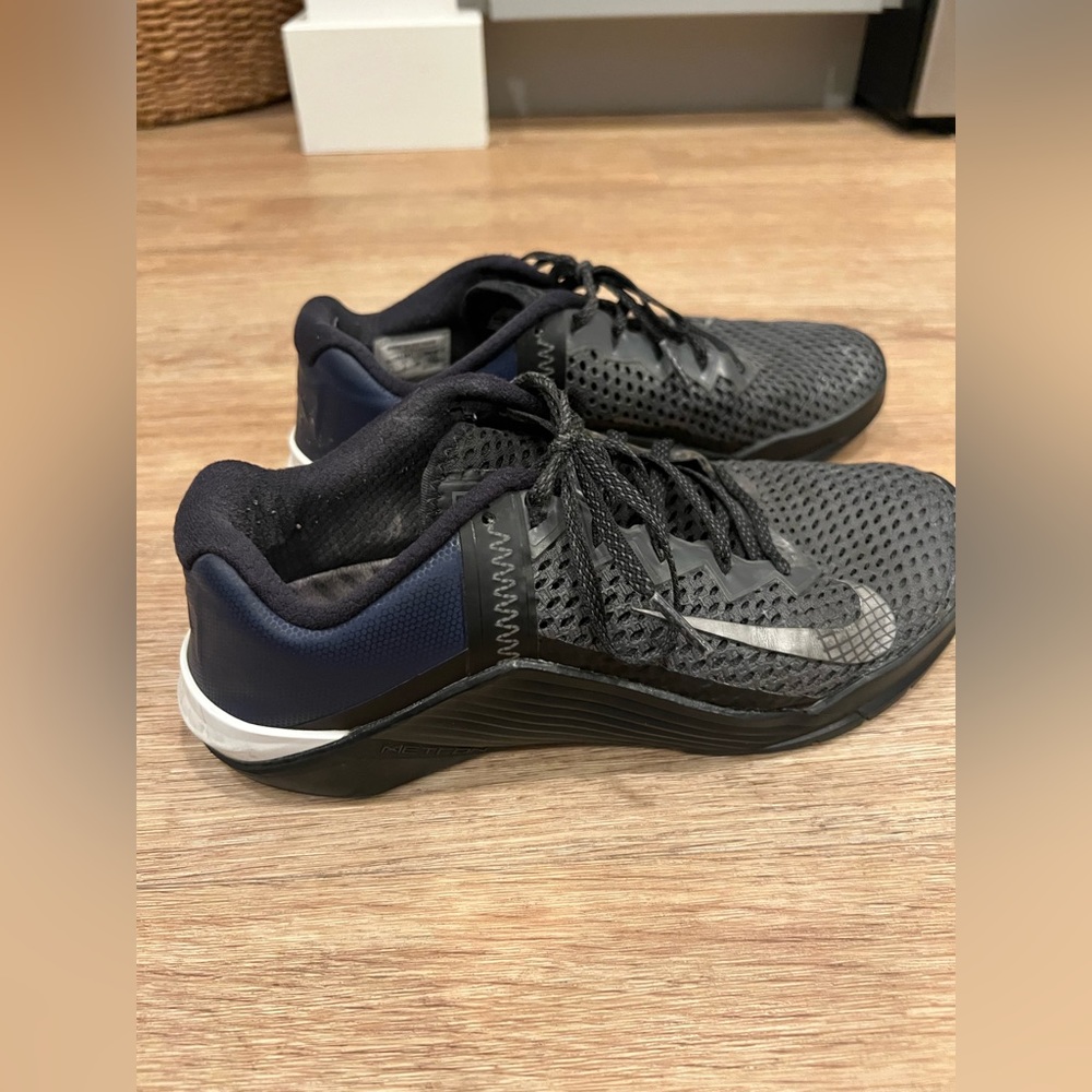 Nike Metcon 6 - Custom Black/ Navy - Size 8 (Women)